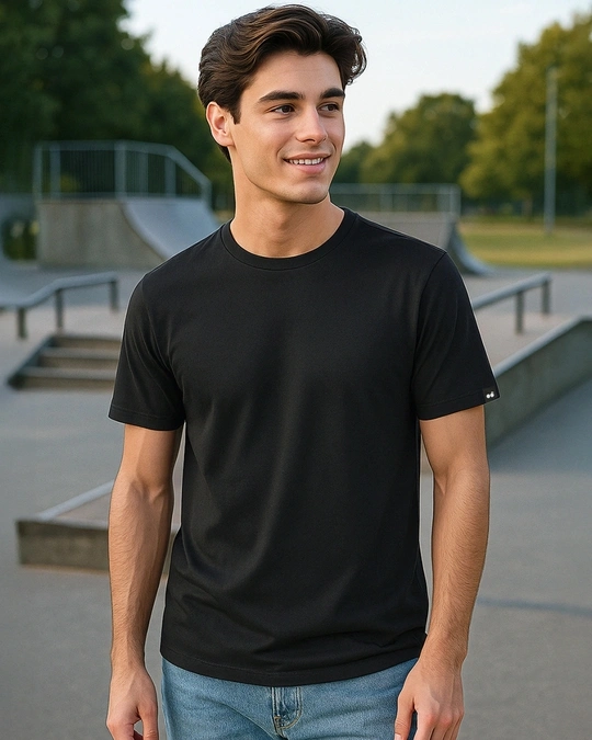 Bewakoof-Men's Black T-shirt